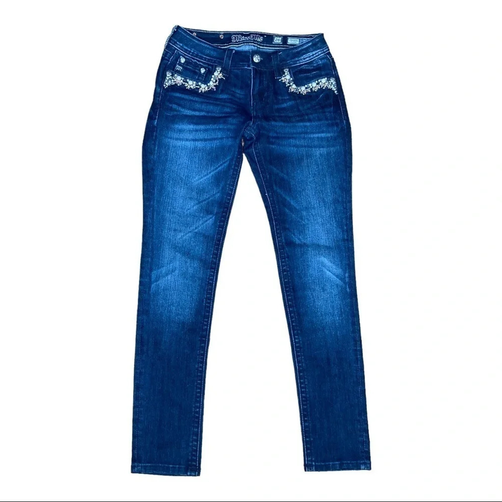 Miss Me Mid-Rise Skinny Jean. Sz: 26